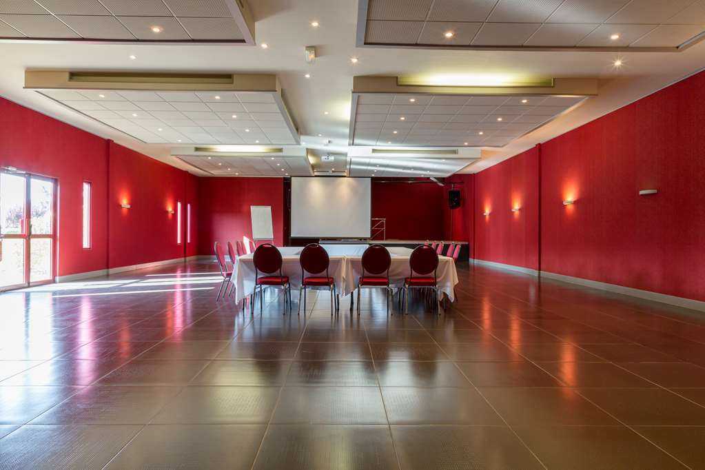 Hotel Confort Le Moulin Rouge Terrasson Facilidades foto
